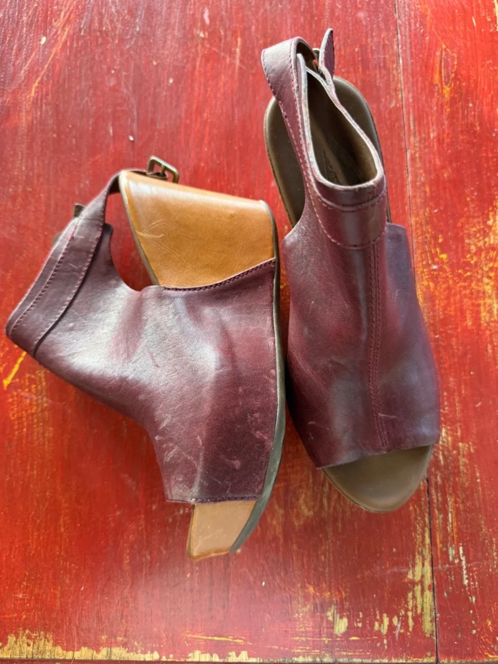 BURGUNDY wedges 8M